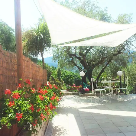 Bed and breakfast Amandolevanto 3*