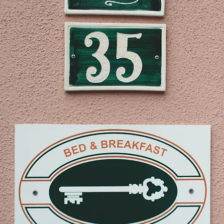 Bed and breakfast Amandolevanto 3*